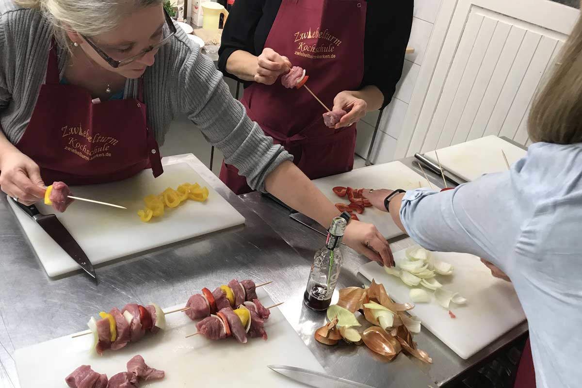 Zwiebelturm Kerken Kochkurs Fleischspieße