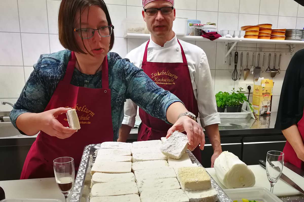 Zwiebelturm Kerken Kochkurs Tofuburger