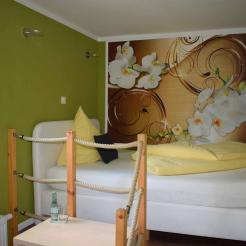 Zimmer 4&5 „Mars“ Familienzimmer – mit Bad/ohne TV